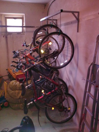 Pro čtyři kola / For four bikes